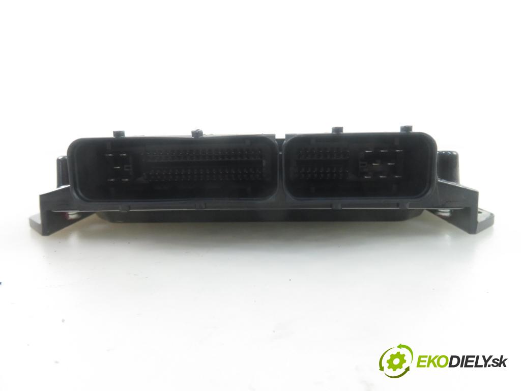 MAZDA 5 (CR19) MINIVAN 2006 81,00 2.0 MZR-CD 110 - RF7J 1998,00 Riadiaca jednotka Motor 2758006458 ; RF7N18881L
