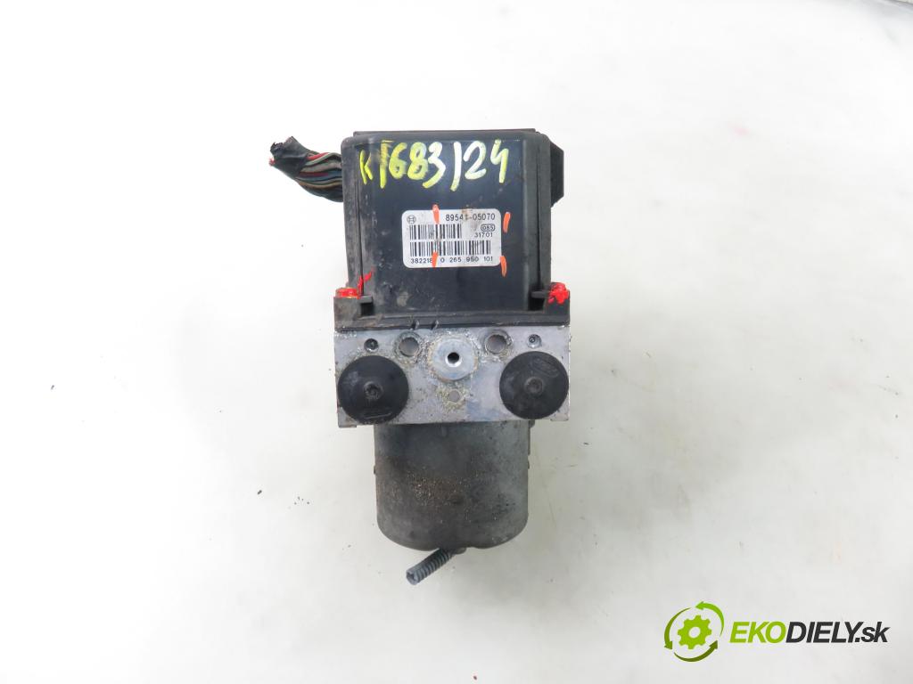 TOYOTA AVENSIS Kombi (_T25_) KOMBI 2003 85,00 2.0 D-4D 116 - 1CD-FTV 1995,00 Pumpa ABS 0265950101 ; 8954105070 (Pumpy ABS)