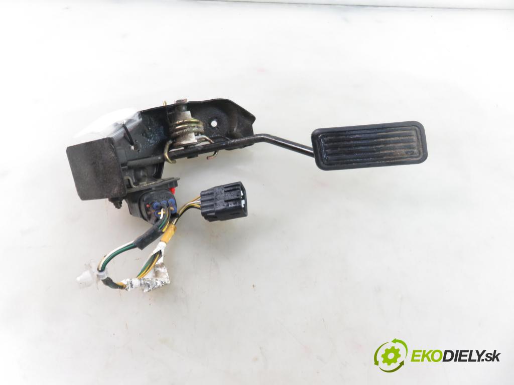 TOYOTA AVENSIS Kombi (_T25_) KOMBI 2003 85,00 2.0 D-4D 116 - 1CD-FTV 1995,00 Potenciometer plynu 8928147010 ; 1983003010 (Pedále)