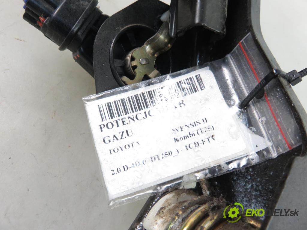 TOYOTA AVENSIS Kombi (_T25_) KOMBI 2003 85,00 2.0 D-4D 116 - 1CD-FTV 1995,00 Potenciometer plynu 8928147010 ; 1983003010 (Pedále)