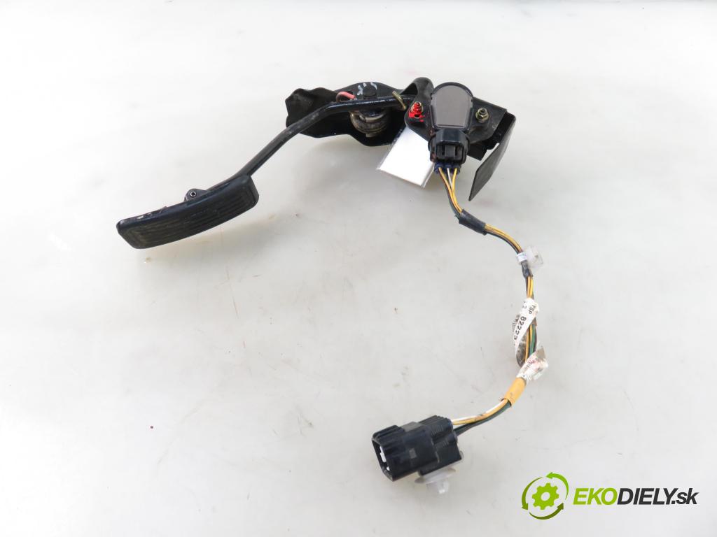 TOYOTA AVENSIS Kombi (_T25_) KOMBI 2003 85,00 2.0 D-4D 116 - 1CD-FTV 1995,00 Potenciometer plynu 8928147010 ; 1983003010 (Pedále)