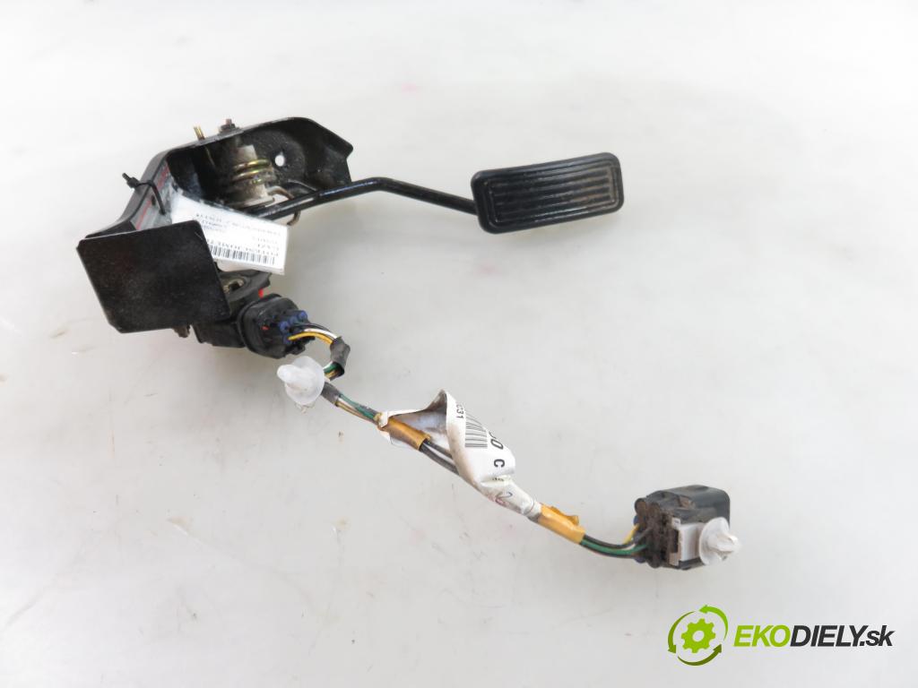 TOYOTA AVENSIS Kombi (_T25_) KOMBI 2003 85,00 2.0 D-4D 116 - 1CD-FTV 1995,00 Potenciometer plynu 8928147010 ; 1983003010 (Pedále)