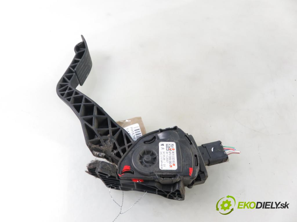 PEUGEOT 308 (4A_, 4C_) HB 2007 80,00 1.6 HDi - 9HZ (DV6TED4) 1560,00 Potenciometer plynu 9681530380 ; 6PV009083 (Pedále)