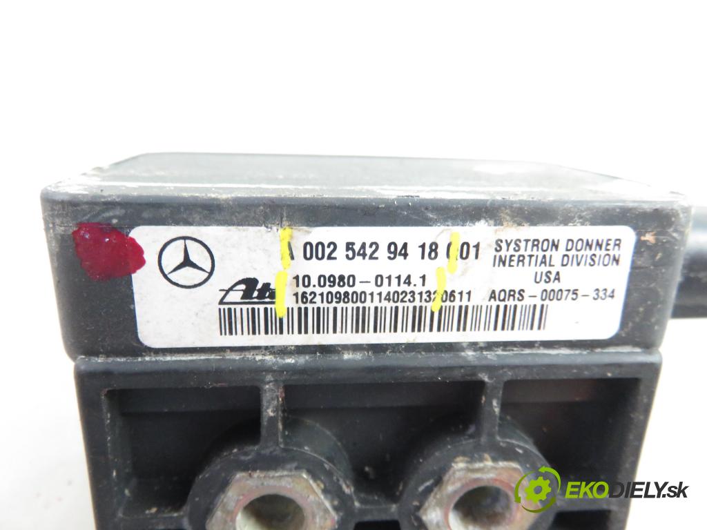 MERCEDES-BENZ KLASA C (W203) SEDAN 2002 105,00 C 220 CDI 143 - OM 611.962 2148,00 snímač ESP 0025429418 ; 10098001141