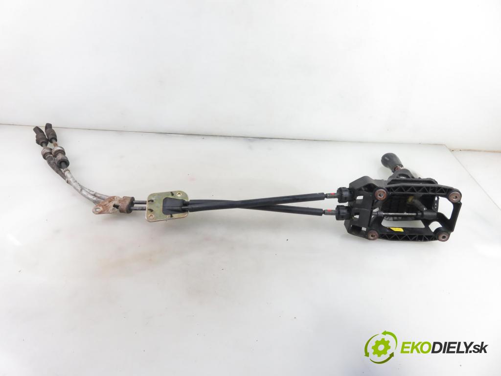 TOYOTA AVENSIS Kombi (_T25_) KOMBI 2003 85,00 2.0 D-4D 116 - 1CD-FTV 1995,00 ZVEDÁK: