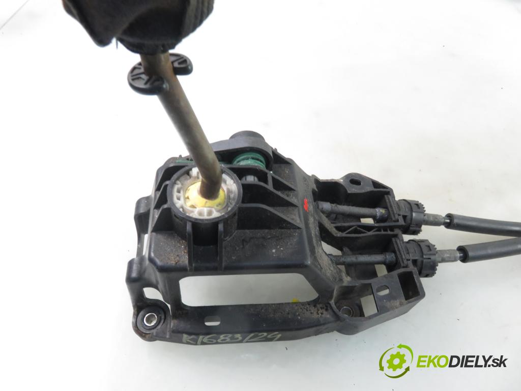 TOYOTA AVENSIS Kombi (_T25_) KOMBI 2003 85,00 2.0 D-4D 116 - 1CD-FTV 1995,00 ZVEDÁK: