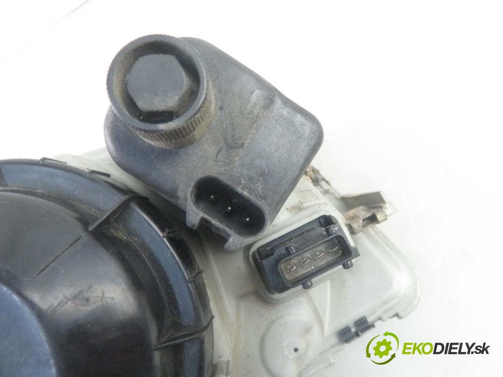 SAAB 9-3 (YS3D) LIFTBACK 2002 92,00 2.2 TiD - D223L 2171,00 Svetlo LP