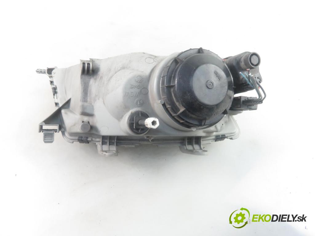 SAAB 9-3 (YS3D) LIFTBACK 2002 92,00 2.2 TiD - D223L 2171,00 Svetlo LP