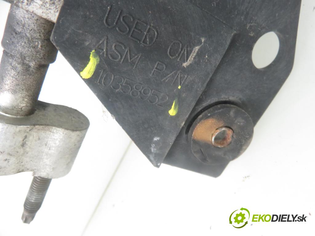 HUMMER HUMMER H2 SUV 2005 249,00 6.0 AWD - LQ4 5967,00 chladič klimatizácie 10358952 (Chladiče klimatizácie)