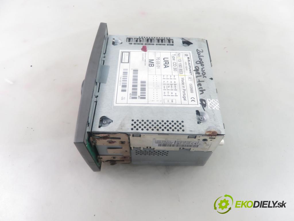 OPEL MERIVA A nadwozie wielkoprzestrzenne (MPV) (X03) MINIVAN 2006 55,00 1.3 CDTI - Z 13 DTJ 1248,00 RADIO CD 13190853