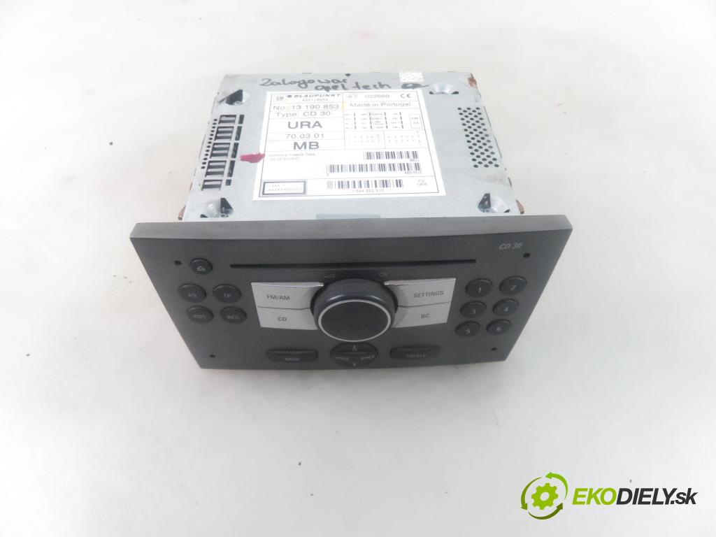OPEL MERIVA A nadwozie wielkoprzestrzenne (MPV) (X03) MINIVAN 2006 55,00 1.3 CDTI - Z 13 DTJ 1248,00 RADIO CD 13190853