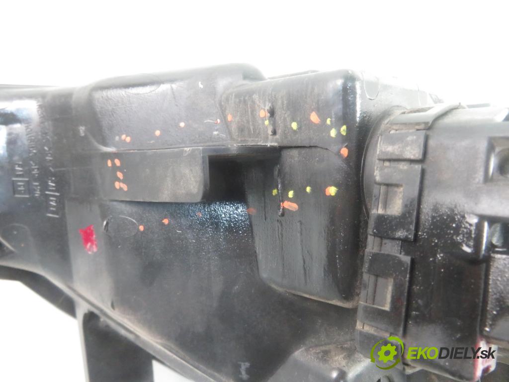 SUZUKI LIANA (ER) HB 2006 79,00 1.6 4WD - M16A 1586,00 Svetlo LP
