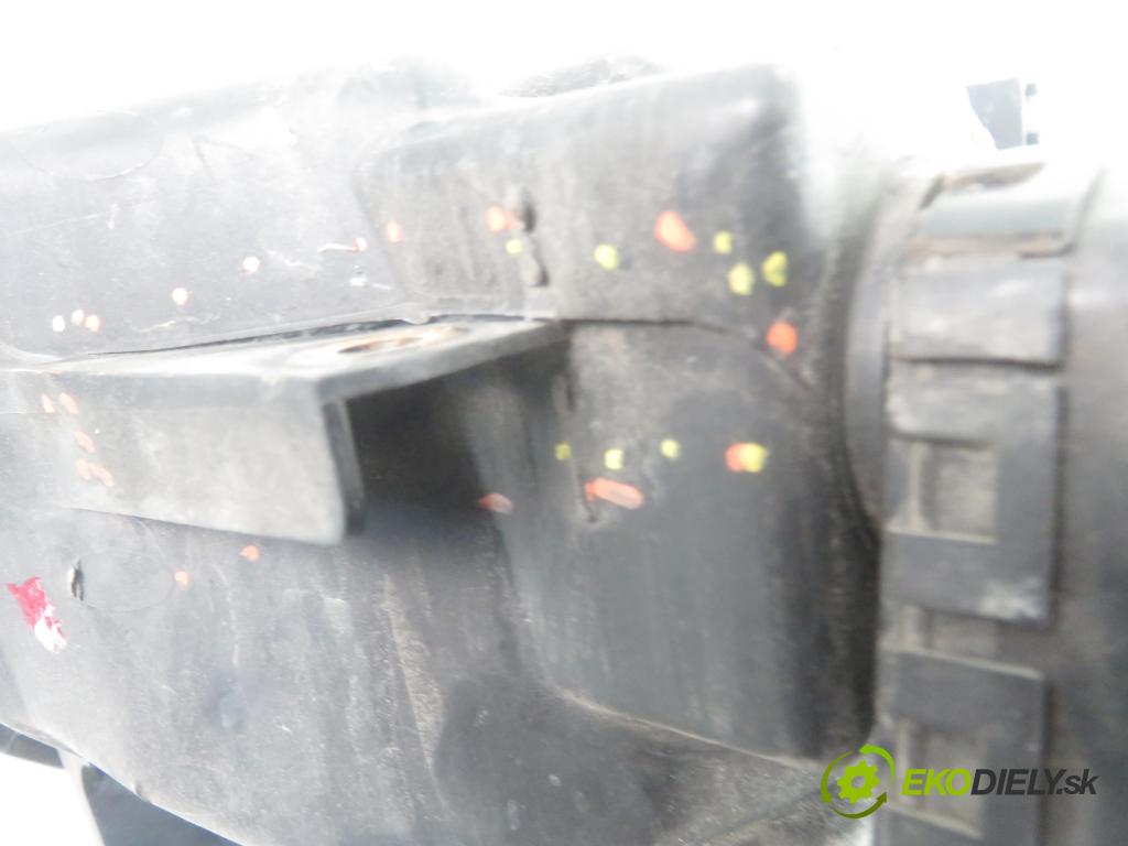SUZUKI LIANA (ER) HB 2006 79,00 1.6 4WD - M16A 1586,00 Svetlo LP