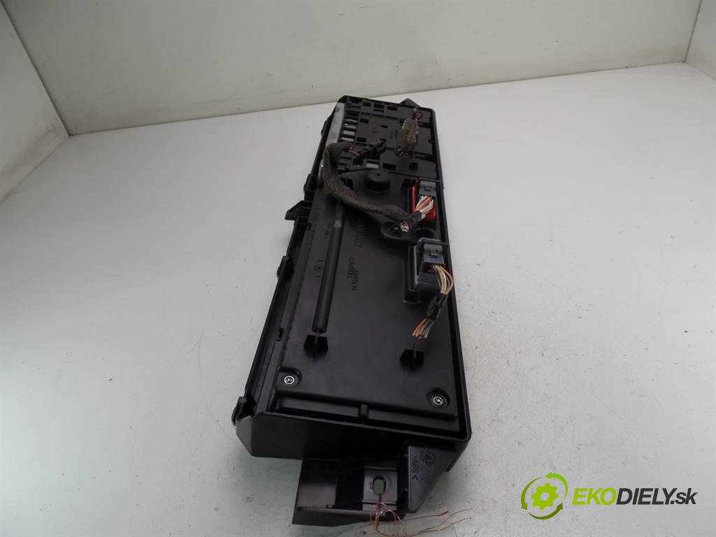 Renault Espace IV LIFT  2006  2.0DCI 173KM 06-10 2000 prístrojovka 8200660940 (Přístrojové desky, displeje)