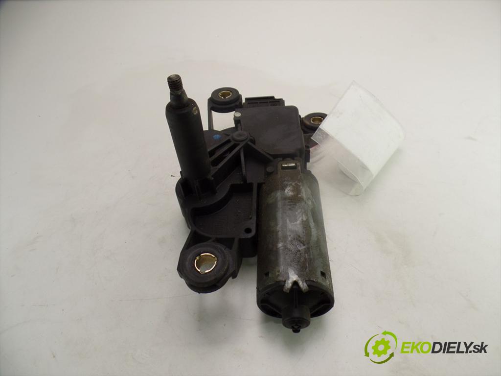 BMW X5  2002 135KW E53 3.0D 24V 184KM 99-06 3000 Motorček stieračov zad 8402372 (Ostatné)