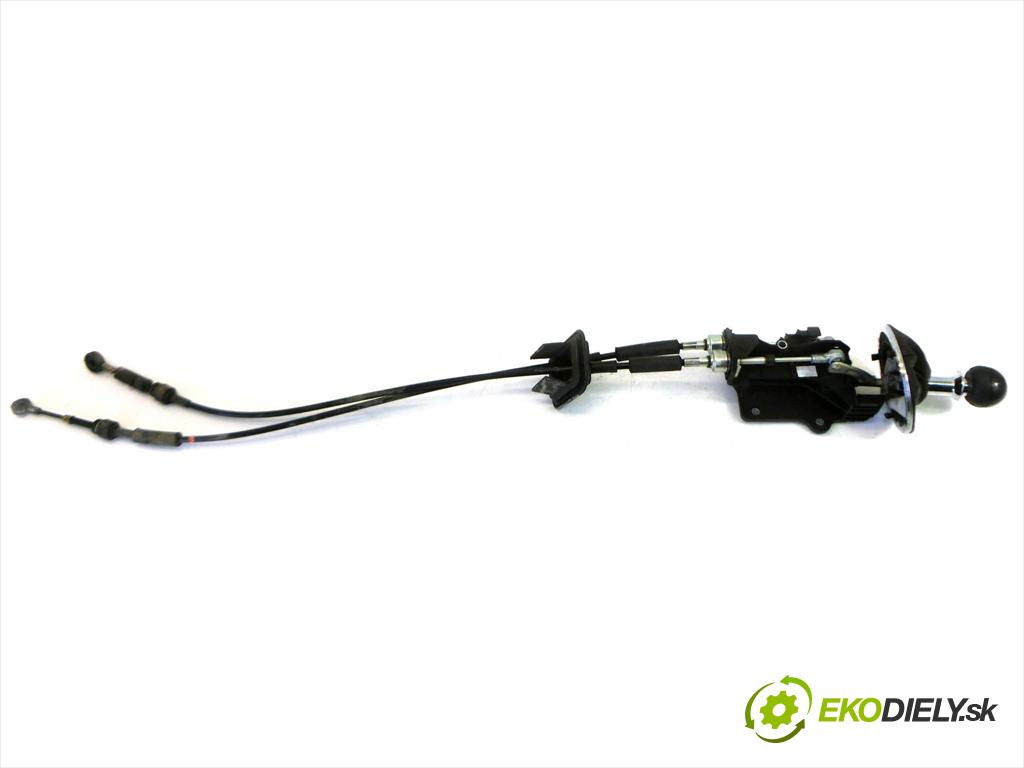 Fiat 500  2008  1.3JTD MULTIJET 16V 75KM 07- 1300 Kulisa - - 55210267 (Rýchlostné páky / kulisy)