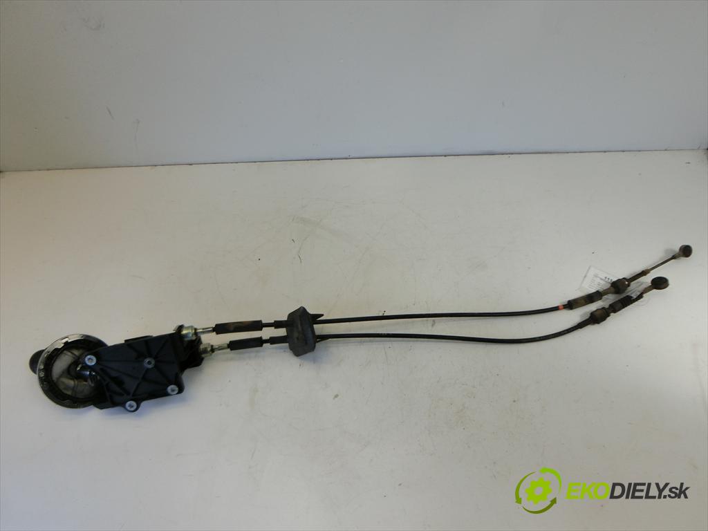 Fiat 500  2008  1.3JTD MULTIJET 16V 75KM 07- 1300 Kulisa - - 55210267 (Rýchlostné páky / kulisy)