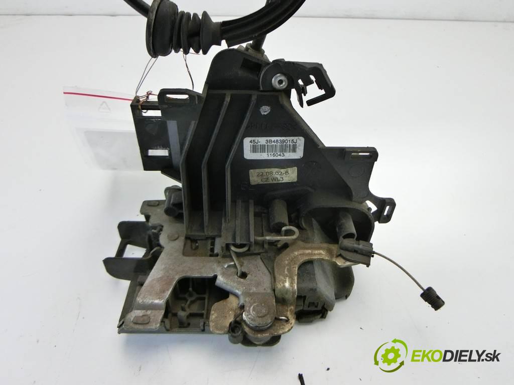 Skoda Fabia  2002  KOMBI 5D 1.4B 68KM 99-07 1400 zámok zad ľavy