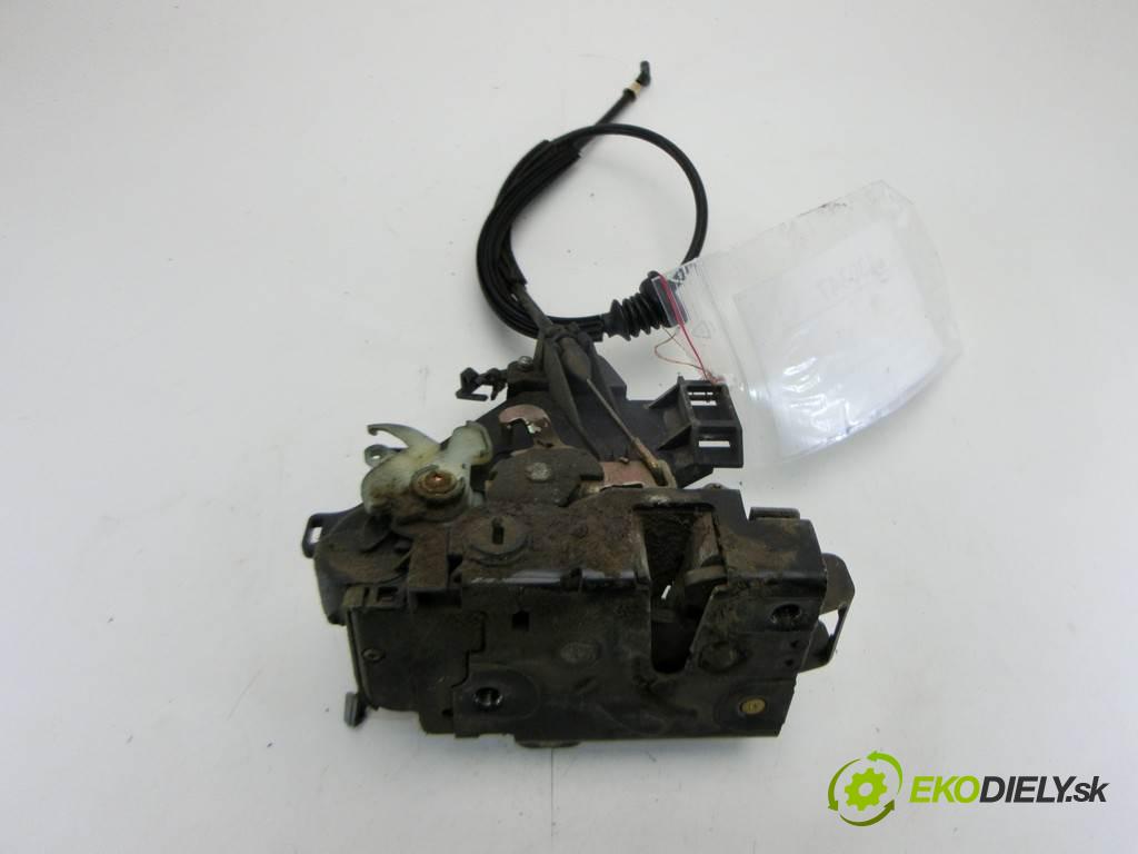 Skoda Fabia  2002  KOMBI 5D 1.4B 68KM 99-07 1400 zámok zad ľavy
