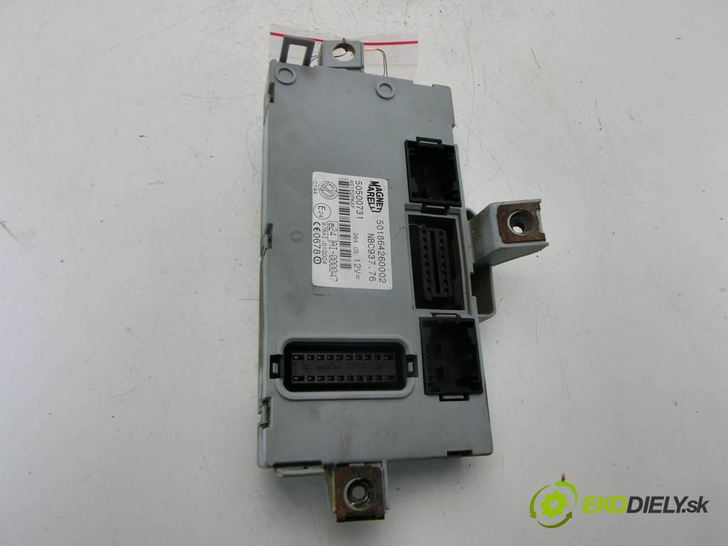 Alfa Romeo 147    HATCHBACK 3D 1.6B 120KM 00-10  Modul - 50500731 (Ostatné)