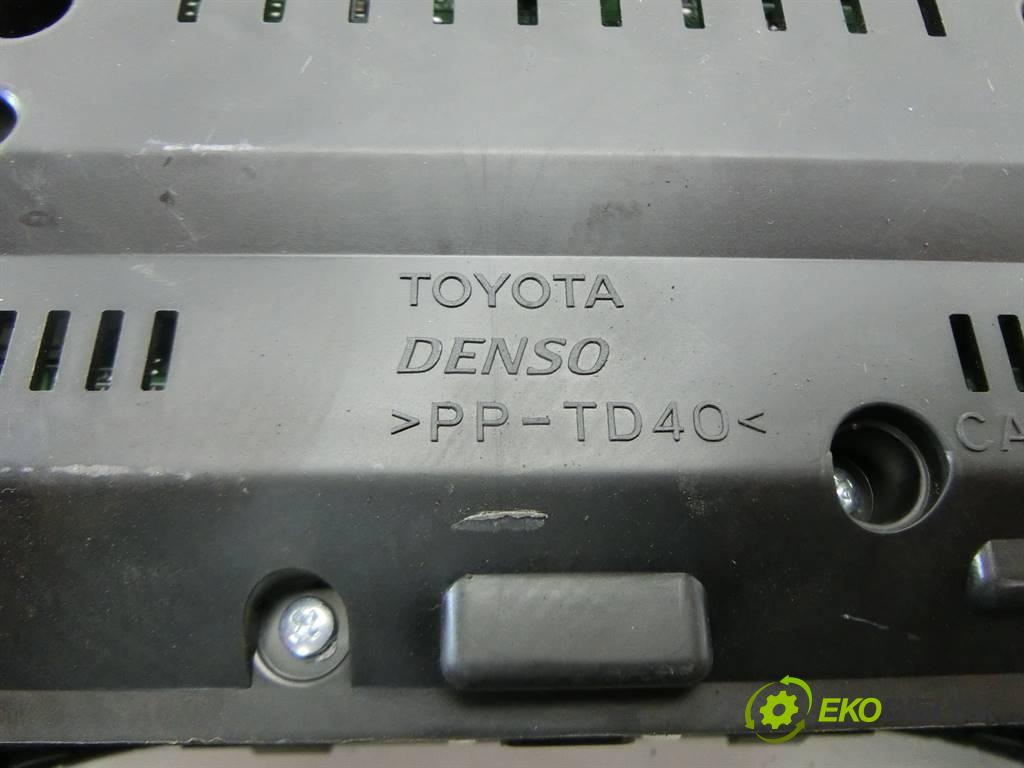 Toyota Avensis II T25 LIFT  2008  SEDAN 4D 2.0D-4D 126KM 03-09 2000 Prístrojovka 83800-05C00 (Prístrojové dosky, displeje)