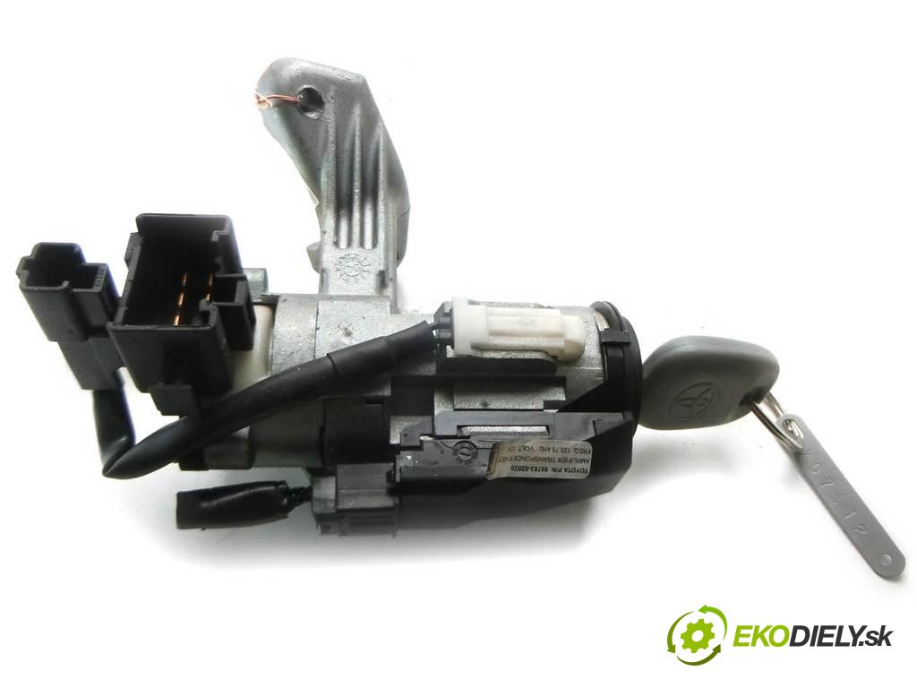 Toyota Corolla E12  2004  SEDAN 4D 1.4VVTI 97KM 02-07 1400 spinačka 45020-02-4 (Spínacie skrinky a kľúče)