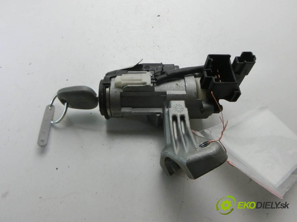 Toyota Corolla E12  2004  SEDAN 4D 1.4VVTI 97KM 02-07 1400 spinačka 45020-02-4 (Spínacie skrinky a kľúče)