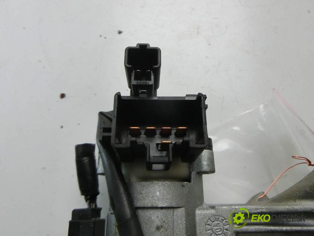 Toyota Corolla E12  2004  SEDAN 4D 1.4VVTI 97KM 02-07 1400 spinačka 45020-02-4 (Spínacie skrinky a kľúče)