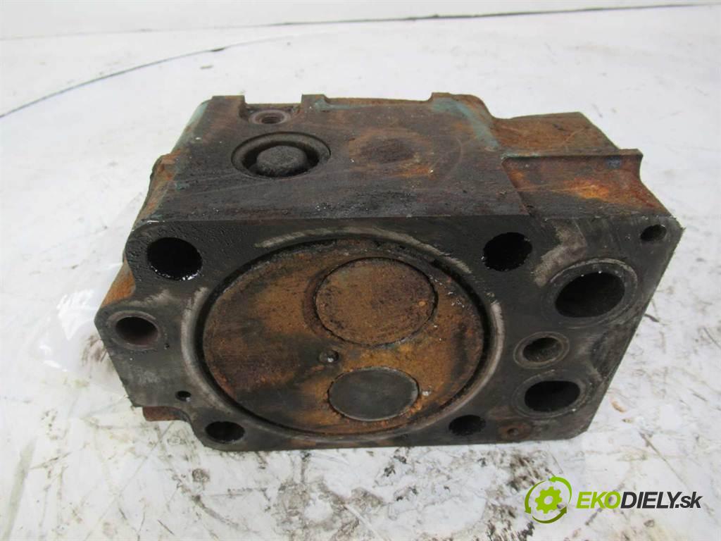 Volvo F12    TD120  Hlava valcov  (Hlavy valcov)