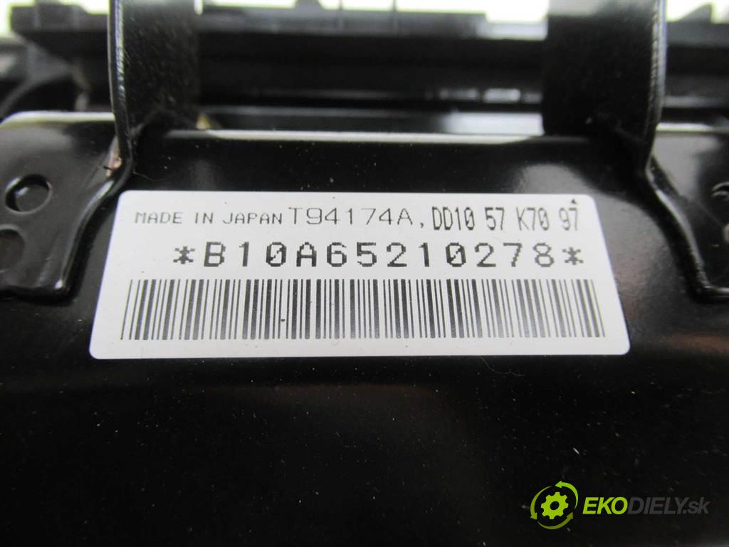 Mazda 2 I kvalita A . 1.6B 74kW hatchback farba r. 2004. 2002-2007