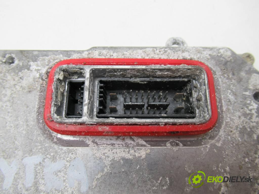 Opel Zafira B    A  měnič XENON 1307329112 (Měniče)