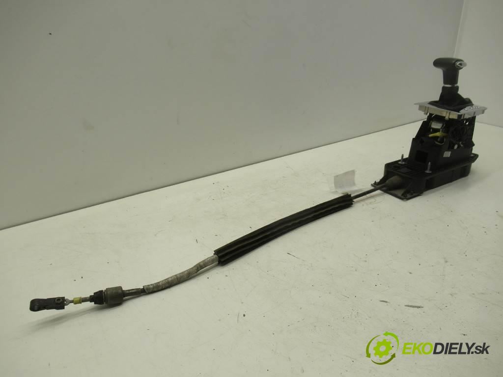 Volkswagen Passat B6  2007 140KM KOMBI 5D 2.0TDI 140KM 05-10 2000 Kulisa - - 3C1713025H (Rýchlostné páky / kulisy)