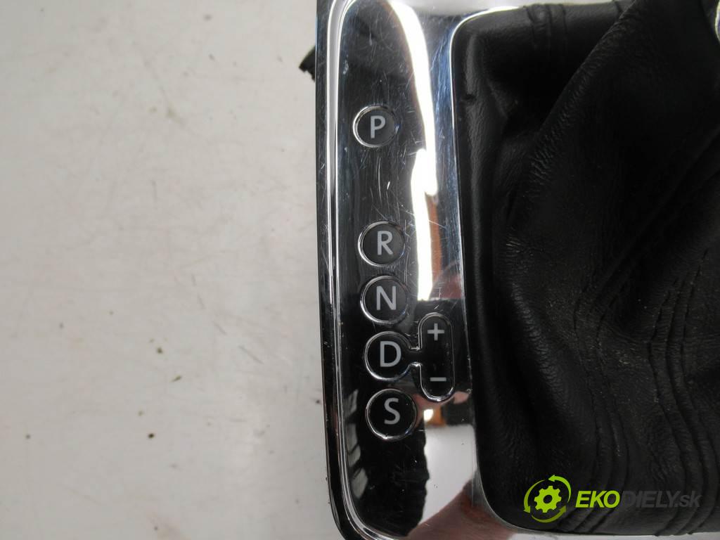 Volkswagen Passat B6  2007 140KM KOMBI 5D 2.0TDI 140KM 05-10 2000 Kulisa - - 3C1713025H (Rýchlostné páky / kulisy)