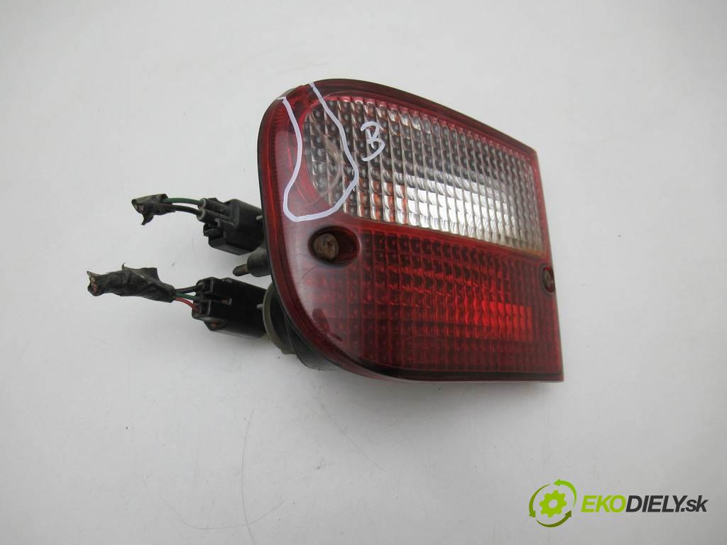 Land Rover Freelander    2.0D 112KM 96-06  světlo nárazníka zadní část levá strana XFB500190