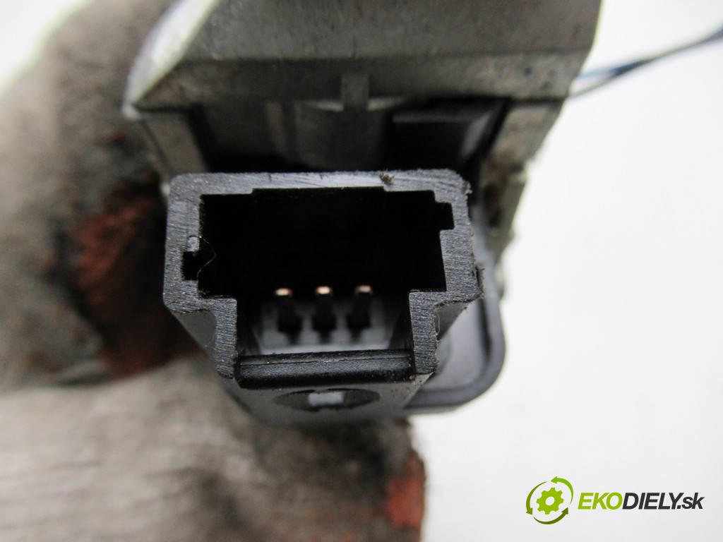 Peugeot 407 SW  2006  KOMBI 5D 1.6HDI 109KM 04-11 1600 spinačka  (Spínacie skrinky a kľúče)