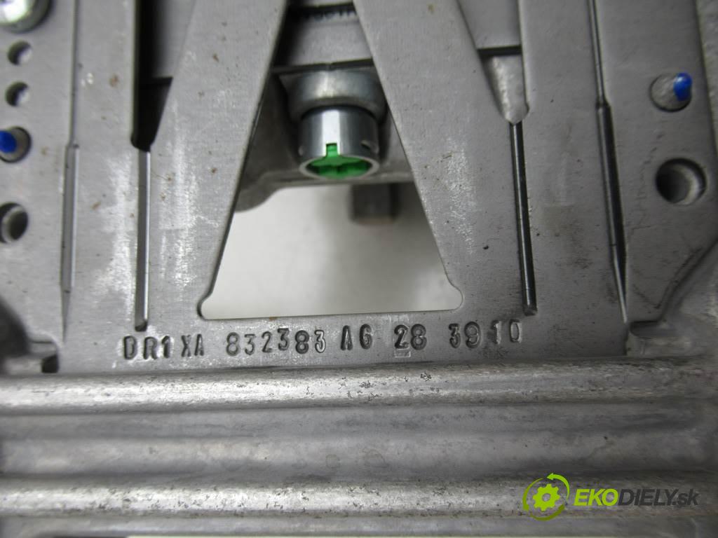 Ford Mustang VI    GT CABRIO 5.0B V8 421KM 14-  hřídel tyč volantu  (Tyčky řízení)