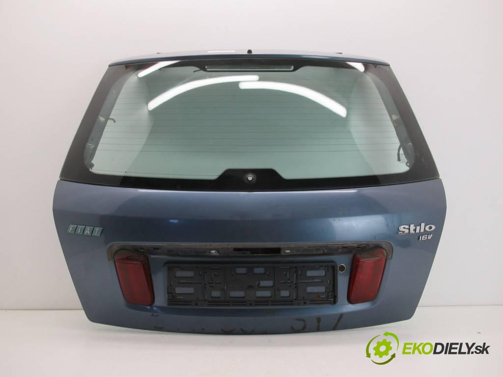 Fiat Stilo  2002  HATCHBACK 5D 1.6B 103KM 01-07 1600 zadní část kapota  (Zadní kapoty)