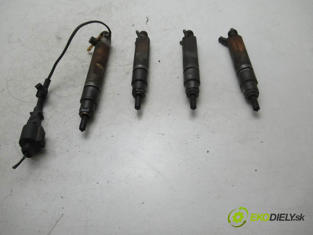 Skoda Octavia I LIFT  2003  SEDAN 4D 1.9TDI 90KM 00-10 1900 Vstrekovacie ventily 038130201S (Vstrekovacie ventily)