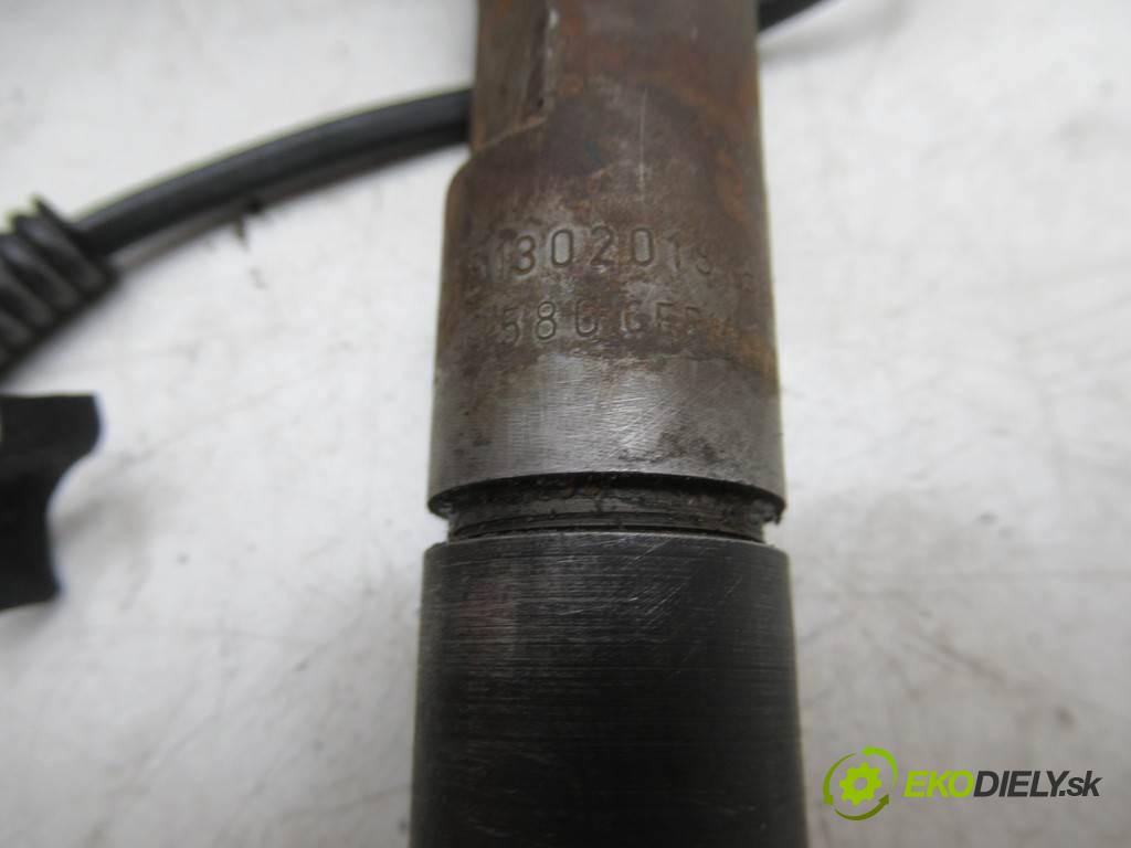 Skoda Octavia I LIFT  2003  SEDAN 4D 1.9TDI 90KM 00-10 1900 Vstrekovacie ventily 038130201S (Vstrekovacie ventily)