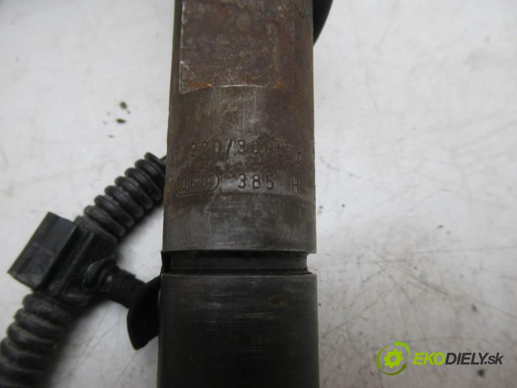 Skoda Octavia I LIFT  2003  SEDAN 4D 1.9TDI 90KM 00-10 1900 Vstrekovacie ventily 038130201S (Vstrekovacie ventily)