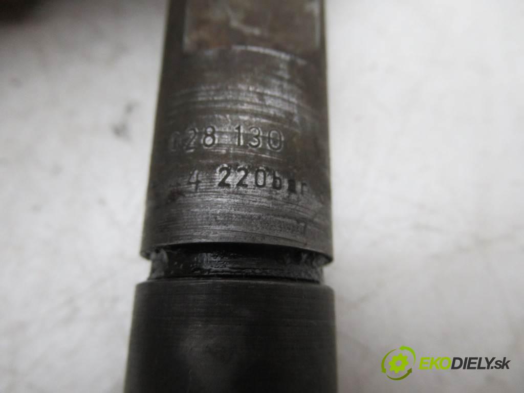 Skoda Octavia I LIFT  2003  SEDAN 4D 1.9TDI 90KM 00-10 1900 Vstrekovacie ventily 038130201S (Vstrekovacie ventily)