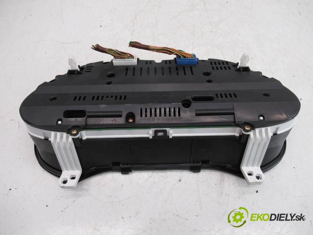 Toyota Avensis II T25  2003 116KM KOMBI 5D 2.0D-4D 116KM 03-09 2000 prístrojovka 83800-05630-H (Přístrojové desky, displeje)