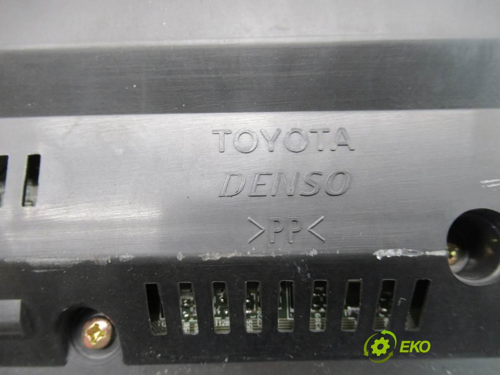 Toyota Avensis II T25  2003 116KM KOMBI 5D 2.0D-4D 116KM 03-09 2000 prístrojovka 83800-05630-H (Přístrojové desky, displeje)
