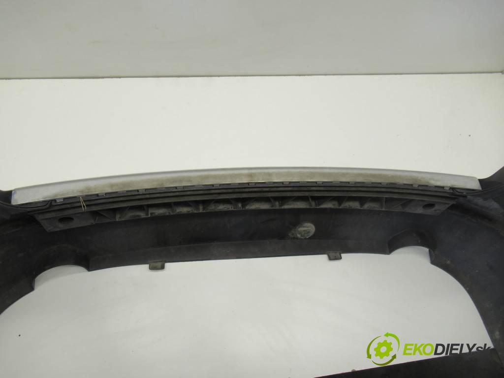 Audi A4 B6  2001  SEDAN 4D 1.8T 150KM 01-04 1800 Nárazník zad  (Ostatné)