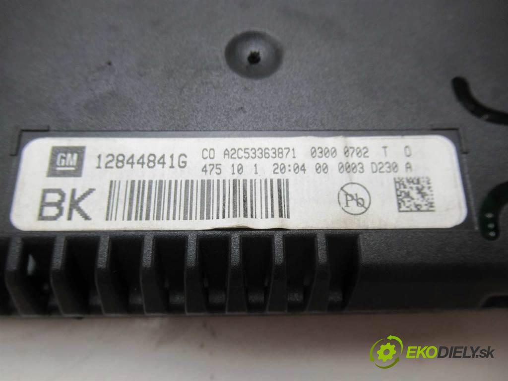 Opel Insignia  2010 131KM HATCHBACK 5D 2.0CDTI 131KM 08-13 2000 Dislpej 12844841G (Prístrojové dosky, displeje)