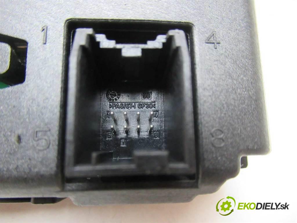 Opel Insignia  2010 131KM HATCHBACK 5D 2.0CDTI 131KM 08-13 2000 Dislpej 12844841G (Prístrojové dosky, displeje)