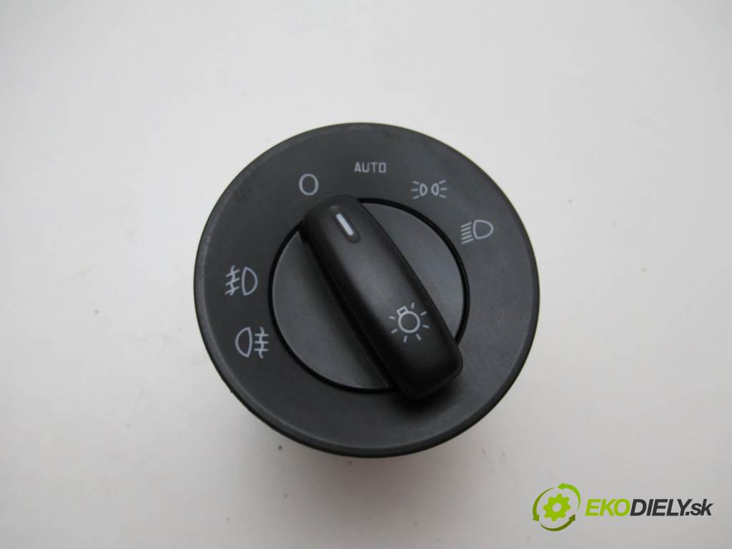 Skoda Octavia II LIFT  2009 75kW SEDAN 4D 1.6B 102KM 08-13 1600 Spínač svetiel na prístrojovej doske 1Z0941431J (Prepínače, spínače, tlačidlá a ovládače kúrenia)