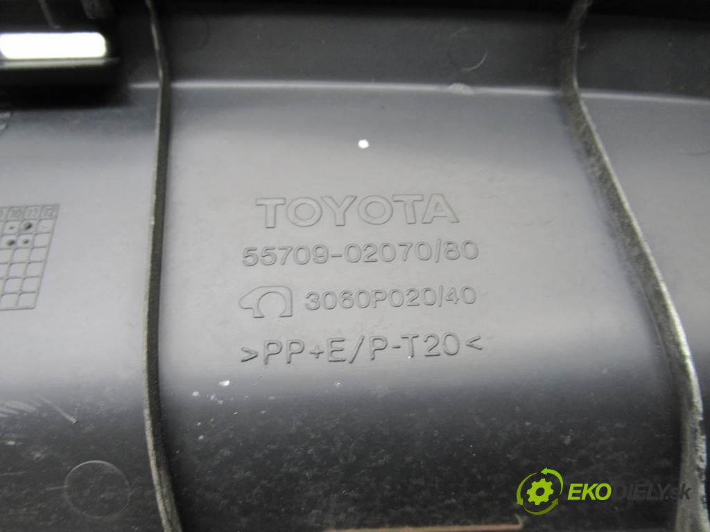 Toyota Corolla E12  2003  HATCHBACK 5D 1.6B 110KM 02-07 1600 torpédo plast pod čelní okno 55708-02150 (Torpéda)