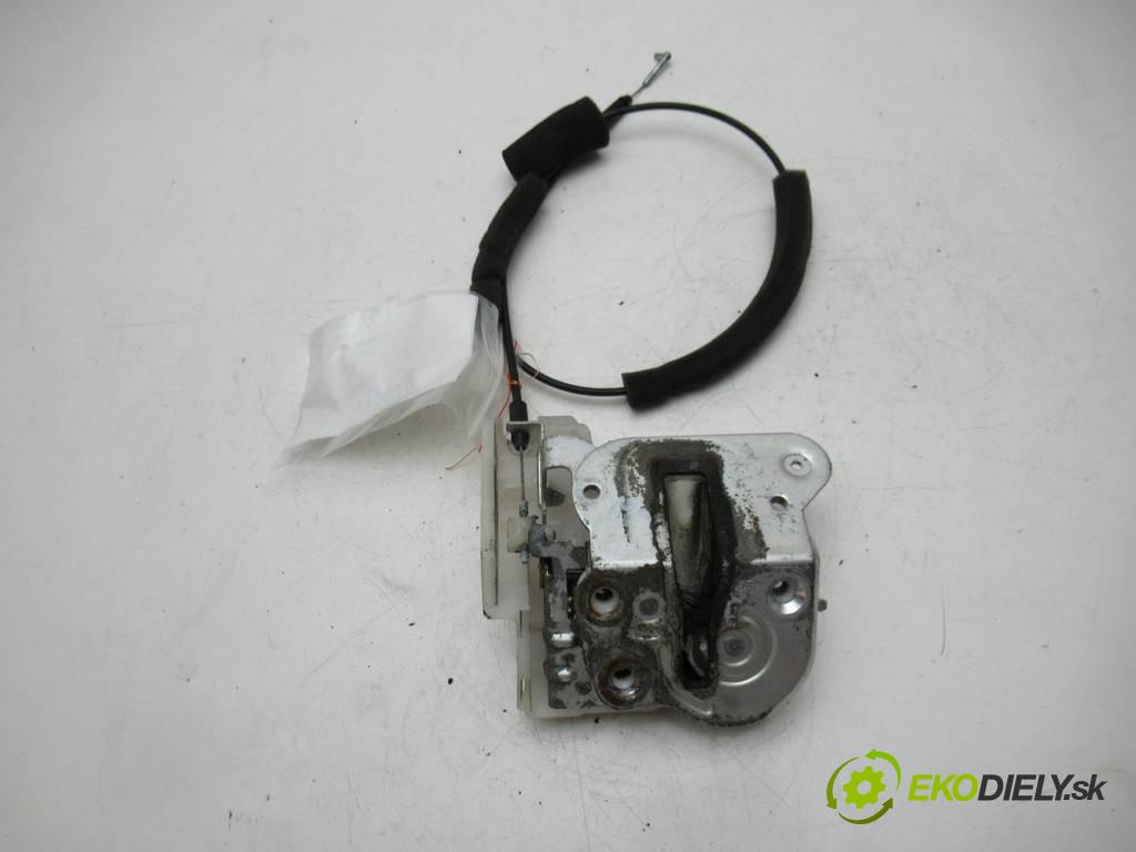 Mazda 5 Premacy II  2006 145KM 2.0B 145KM 05-08 2000 zámok zad pravy