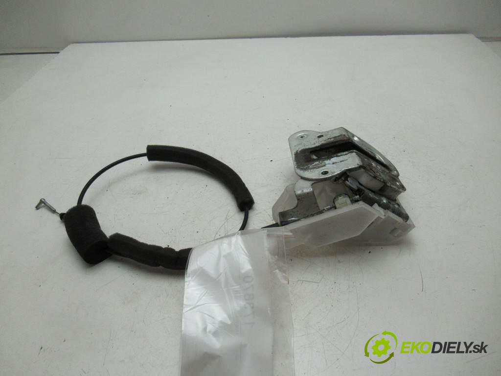 Mazda 5 Premacy II  2006 145KM 2.0B 145KM 05-08 2000 zámok zad pravy